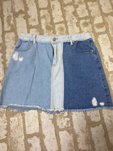 Load image into Gallery viewer, Wonder Nation Denim skirt Girl's (10/12)