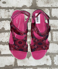 Load image into Gallery viewer, Explore24 Esyogala Sandals- (Size 8.5)
