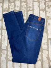 Load image into Gallery viewer, Gogo Distressed Jeans (5)
