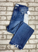 Load image into Gallery viewer, Vervet High Rise Straight Jeans- (Size 27")
