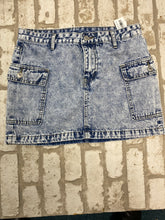 Load image into Gallery viewer, Shein Denim Skirt (6)
