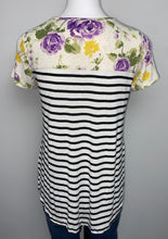 Load image into Gallery viewer, Viamor Floral Tee- (S)
