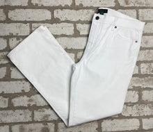 Load image into Gallery viewer, Ralph Lauren Petite Straight- (Size 14)

