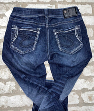Load image into Gallery viewer, Silver Suki Mid-Rise Capri- (Size 27")
