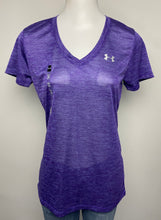 Load image into Gallery viewer, Under Armour V-Neck NEW!- (M)

