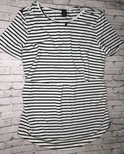 Load image into Gallery viewer, SHEIN: B&amp;W Nursing Top- M

