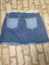 Load image into Gallery viewer, Wonder Nation Denim skirt Girl's (10/12)
