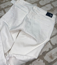 Load image into Gallery viewer, American Eagle Jegging- (Size 6)
