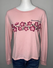 Load image into Gallery viewer, Abercrombie &amp; Fitch Tee- (S)
