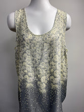 Load image into Gallery viewer, simply Vera tank top (XL)
