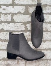 Load image into Gallery viewer, Soda Boots NEW!- (Size 7.5)

