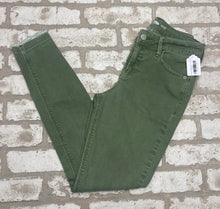Load image into Gallery viewer, Old Navy Rockstar Skinny- (Size 0)

