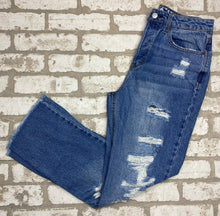 Load image into Gallery viewer, Vanilla Star Mom Jeans- (Size 7)
