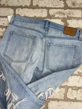 Load image into Gallery viewer, Aero Mom Jeans- (Size 10)
