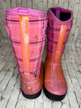Load image into Gallery viewer, Bogs: Purple Plaid Boots - 1Y
