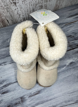 Load image into Gallery viewer, Baby Deer: Insulated Boots- 2C   NEW!!
