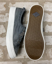 Load image into Gallery viewer, Sperry Crest Vibe Ombre NEW!- (Size 6.5)
