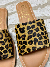 Load image into Gallery viewer, BEACH By Matisse Sandals NEW!- (Size 9)
