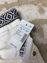 Load image into Gallery viewer, Maurices White Shorts NEW!- (Size 0)
