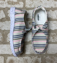 Load image into Gallery viewer, BELK True Craft NEW!- (Size 6.5)
