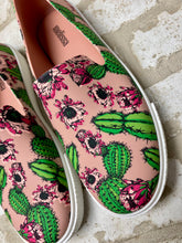 Load image into Gallery viewer, Melissa Ground III Cactus NEW!- (Size 6)
