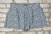 Load image into Gallery viewer, GAP Printed Shorts- (M)
