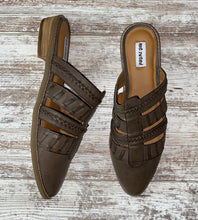 Load image into Gallery viewer, Not Rated Monty Mules NEW!- (Size 8)

