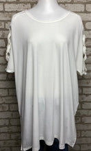 Load image into Gallery viewer, Zenana Open Shoulder- (1X)
