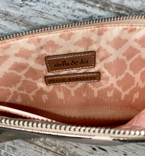 Load image into Gallery viewer, Stella &amp; Dot Chevron Clutch
