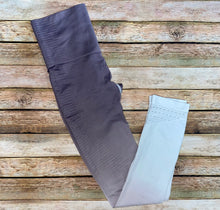 Load image into Gallery viewer, Mono B Seamless Ombre Leggings- (M)
