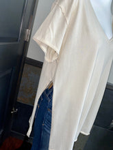 Load image into Gallery viewer, White Crow V-neck- (M)
