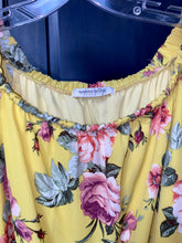 Load image into Gallery viewer, Modern Vintage Boutique Dress- (M)

