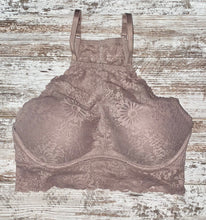 Load image into Gallery viewer, VS PINK Lace Bralette- (M)
